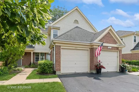 1221 S Wellington Ct #4-12-E, Buffalo Grove, IL 60089