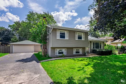 4 N037 Kaelin Rd, West Chicago, IL 60185