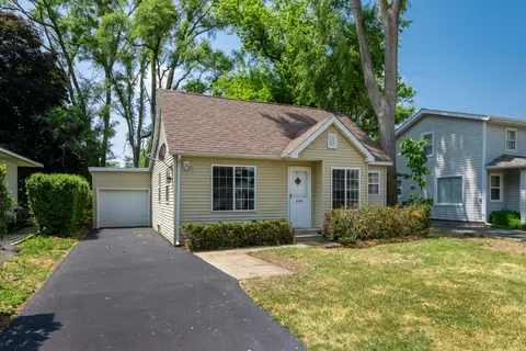 1430 Ridgeway St, Round Lake, IL 60073