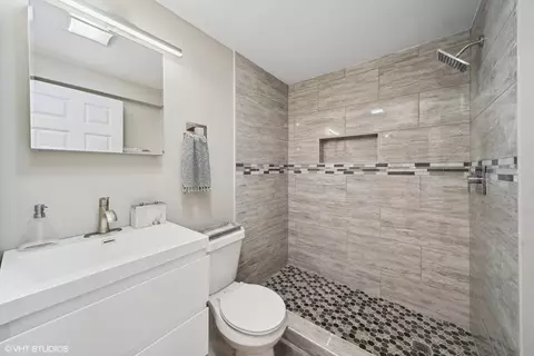 1736 E 92nd Pl, Chicago, IL 60617 photo 18