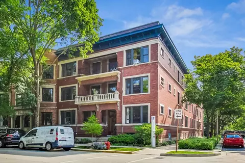 5557 S Blackstone Ave #1, Chicago, IL 60637