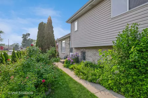 7799 S 78th Ct, Bridgeview, IL 60455 photo 3