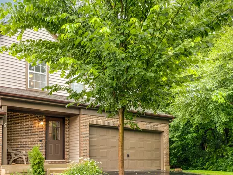 727 Longwood Dr #727, Algonquin, IL 60102