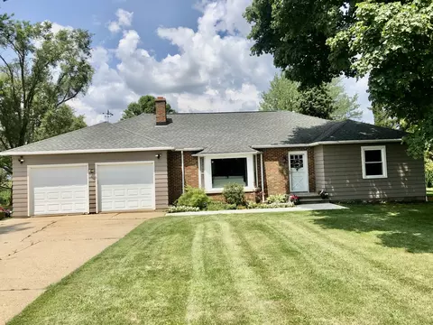 12907 Barber Greene Rd, Dekalb, IL 60115