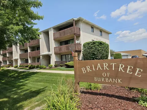 7550 Briartree Ln #417, Burbank, IL 60459