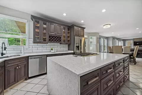 1184 Hunters Rdg E, Hoffman Estates, IL 60192 photo 6