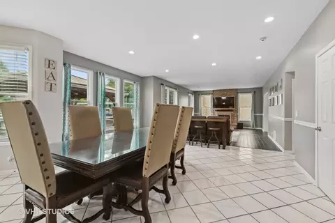 1184 Hunters Rdg E, Hoffman Estates, IL 60192 photo 7