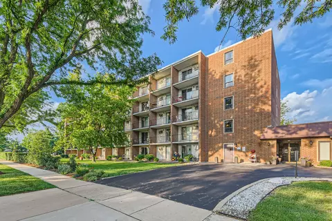 255 S West Ave #401, Elmhurst, IL 60126