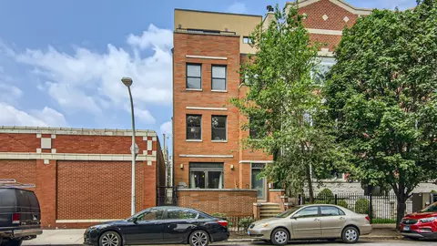 3324 N Sheffield Ave #2, Chicago, IL 60657