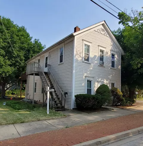 327 Jefferson St, Algonquin, IL 60102
