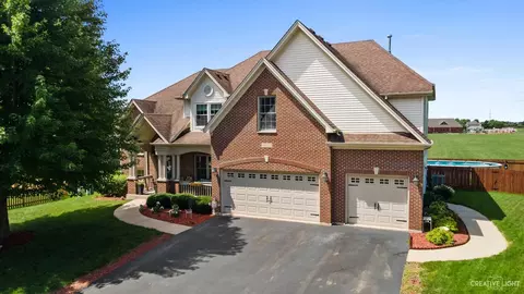 13138 Brooklands Ln, Plainfield, IL 60585 photo 2