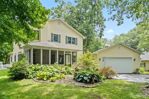 781 Margie Ln, Lake Holiday, IL 60548