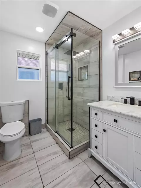 39 N Alfred Ave, Elgin, IL 60123 photo 18