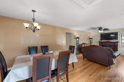 39 N Alfred Ave, Elgin, IL 60123 photo 6
