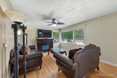 39 N Alfred Ave, Elgin, IL 60123 photo 8