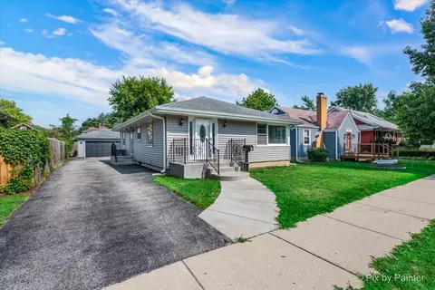 39 N Alfred Ave, Elgin, IL 60123