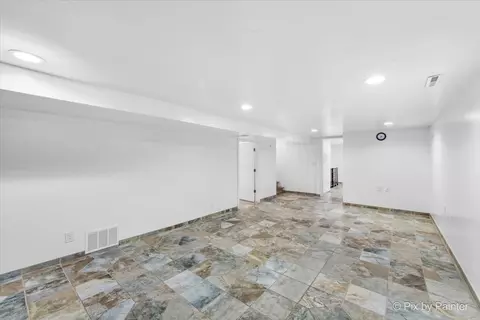 39 N Alfred Ave, Elgin, IL 60123 photo 20