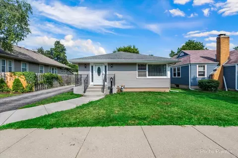 39 N Alfred Ave, Elgin, IL 60123 photo 2