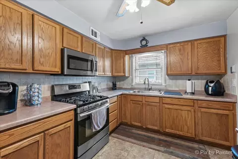39 N Alfred Ave, Elgin, IL 60123 photo 11