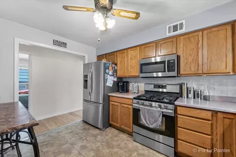 39 N Alfred Ave, Elgin, IL 60123 photo 12
