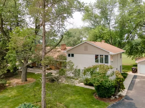 161 Thomas Ct, Wauconda, IL 60084