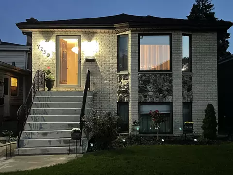 7255 W Leland Ave, Harwood Heights, IL 60706