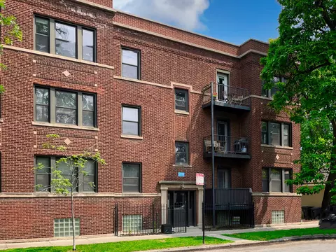 1714 W Grace St #2E, Chicago, IL 60613