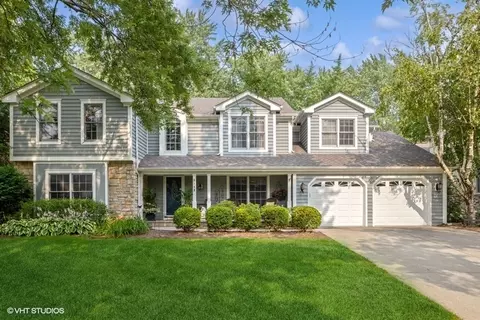 1112 Heatherton Dr, Naperville, IL 60563