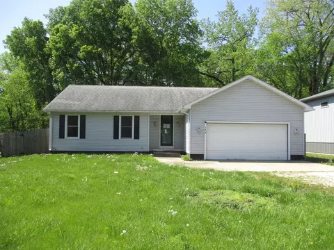 772 Young St, Marseilles, IL 61341
