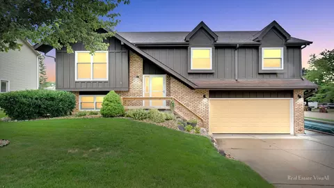 10618 Michael St, Huntley, IL 60142