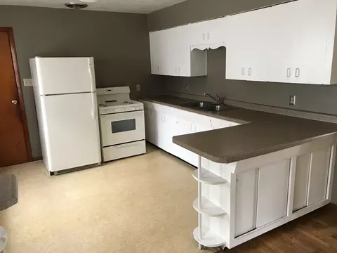 1984 E Cantrell St, Decatur, IL 62521 photo 2