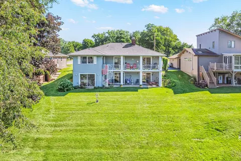375 Holiday Dr, Lake Holiday, IL 60552