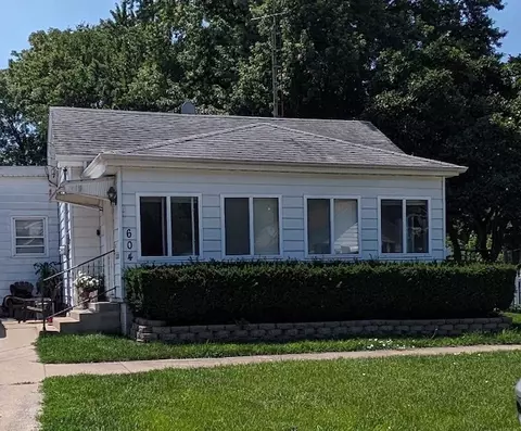 604 W Walnut St, Bloomington, IL 61701