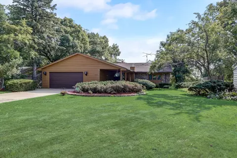 2115 Alta Vista Dr, Waukegan, IL 60087