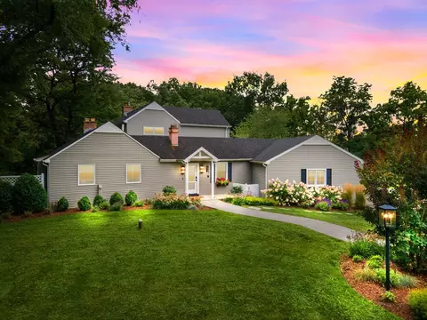 33 W895 Army Trail Rd, Wayne, IL 60184