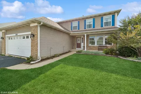 10781 Preston Pkwy, Huntley, IL 60142