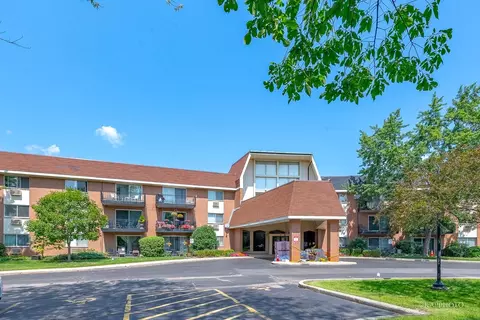 1188 Royal Glen Dr #204, Glen Ellyn, IL 60137