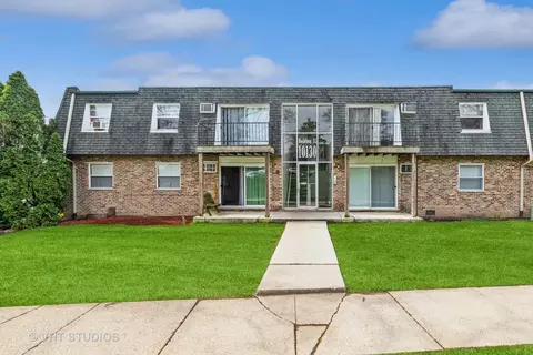 10130 S 84th Ter #208, Palos Hills, IL 60465