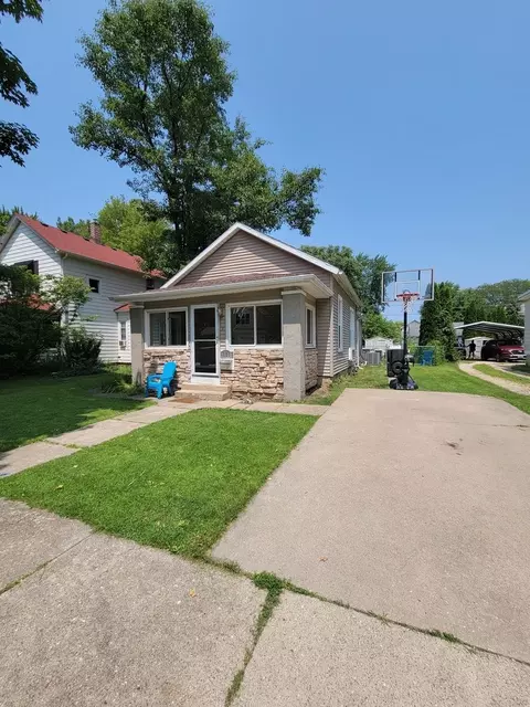 606 E Main St, Morris, IL 60450