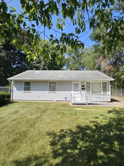 1522 Holly Hill Dr, Champaign, IL 61821