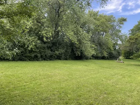 1840 Park Ave W, Highland Park, IL 60035
