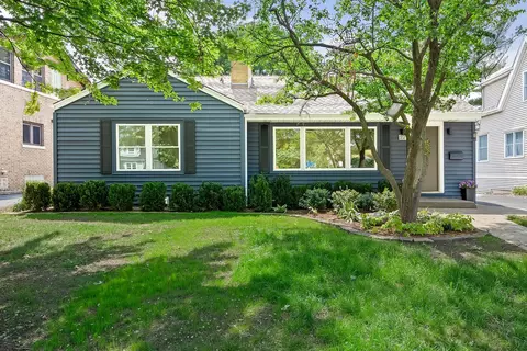 22 N Prospect Ave, Clarendon Hills, IL 60514