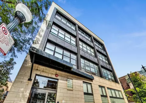 1918 S Michigan Ave #207, Chicago, IL 60616