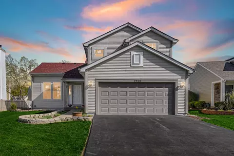 1956 Nutmeg Ln, Naperville, IL 60565