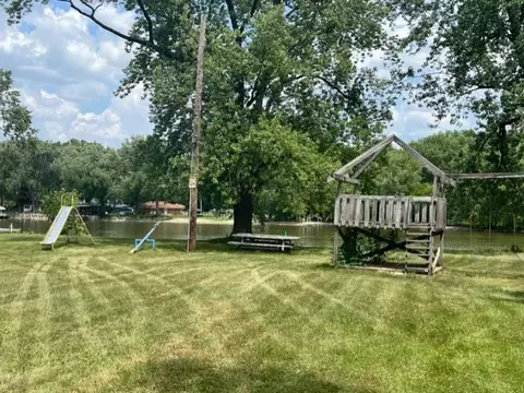 2813 S Riverside Dr, Mchenry, IL 60050 photo 48