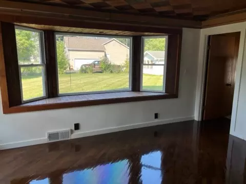 2813 S Riverside Dr, Mchenry, IL 60050 photo 11