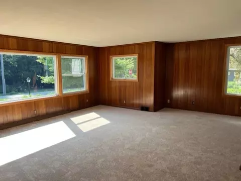 2813 S Riverside Dr, Mchenry, IL 60050 photo 7