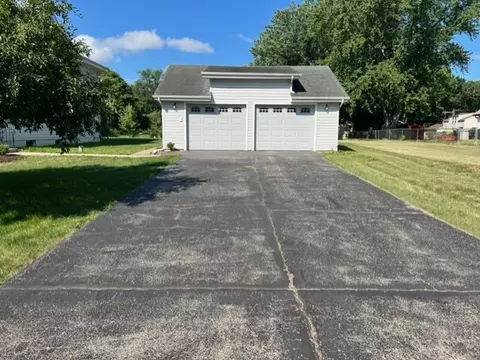 2813 S Riverside Dr, Mchenry, IL 60050 photo 3