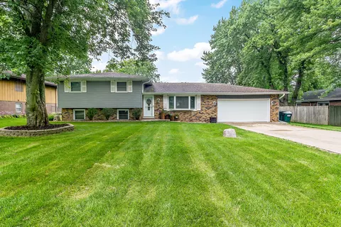 1350 N Tampa Ln, Kankakee, IL 60901