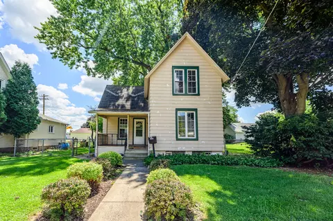 1322 State St, Dekalb, IL 60115